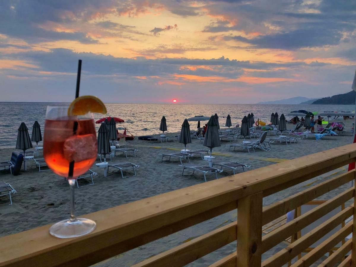Residence Le Palme - Appartamenti Sul Mare - Spiaggia Tra Palinuro E Caprioli Pisciotta Exterior foto